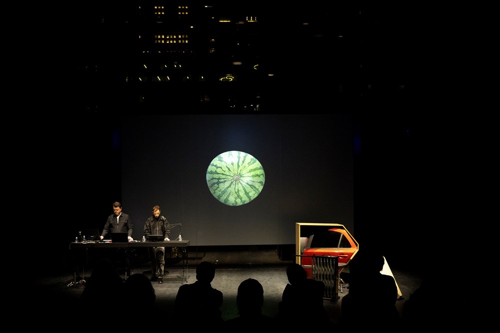 Foto av scene performance.